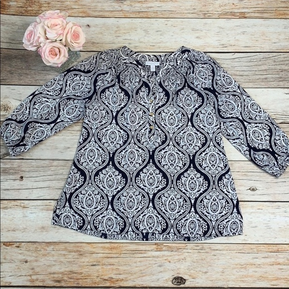 Pretty 3 quarter sleeve summer top